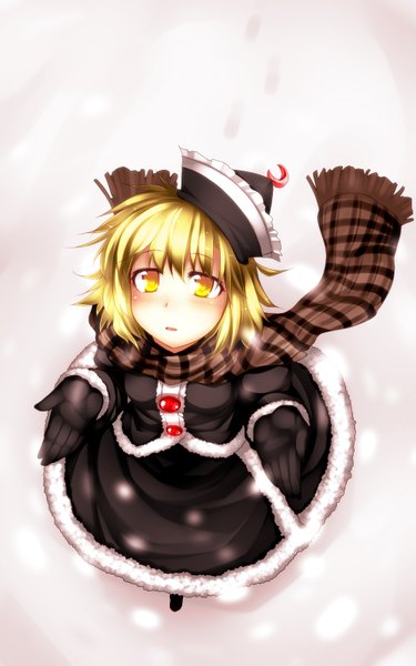Anime picture 1000x1600 with touhou lunasa prismriver kazetto (kazetsuto) single tall image blush short hair open mouth blonde hair yellow eyes from above snowing winter snow footprints girl gloves hat scarf winter clothes