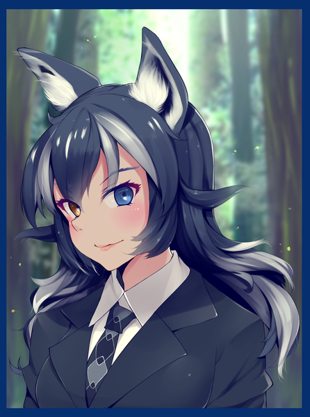 Anime picture 1580x2125 with kemono friends grey wolf (kemono friends) bonkiru single long hair tall image looking at viewer blush fringe blue eyes black hair smile hair between eyes brown eyes animal ears upper body ahoge multicolored hair grey hair blurry