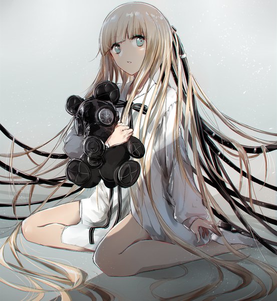 Anime picture 1107x1200 with original swav single tall image looking at viewer fringe simple background blonde hair sitting holding bent knee (knees) blunt bangs long sleeves very long hair parted lips sunlight grey background grey eyes girl shoes