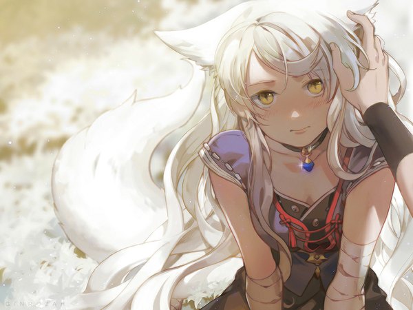 Anime picture 1024x768 with original g.rozah long hair looking at viewer blush animal ears yellow eyes white hair tail animal tail light smile fox ears adjusting hair fox tail fox girl hand on another's head girl pendant bandage (bandages)