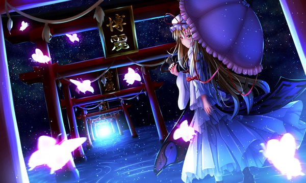 Anime picture 1635x981 with touhou yakumo yukari ddfftasogare single long hair blonde hair wide image yellow eyes looking away girl dress bow insect butterfly umbrella bonnet torii