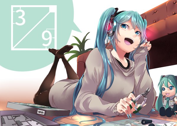 Anime picture 1404x1000 with vocaloid hatsune miku mikudayoo endou (zettai bluenoid) single long hair open mouth smile twintails looking away bent knee (knees) long sleeves nail polish head tilt fingernails teeth from below crossed legs sleeves past wrists reclining