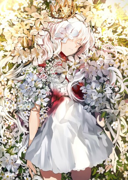 Anime picture 581x815 with original ran (pixiv2957827) single tall image fringe white hair lying eyes closed very long hair on back bloody clothes girl dress white dress blood crown