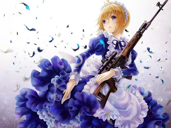 Anime picture 800x600 with gunslinger girl madhouse rico koiwai (artist) single fringe short hair open mouth blonde hair holding looking away ahoge long sleeves from below maid puffy sleeves girl dress uniform weapon