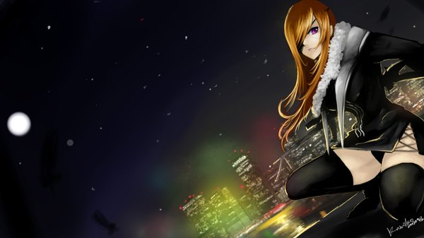 Anime picture 1920x1080 with league of legends caitlyn (league of legends) kumiko shiba single long hair looking at viewer highres wide image sitting purple eyes orange hair night night sky city squat cityscape city lights asymmetrical hair girl thighhighs