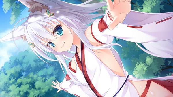 Anime picture 1280x720 with tenkiame shiro (tenkiame) haik yuzu modoki single looking at viewer blush fringe short hair light erotic smile hair between eyes wide image animal ears payot game cg sky silver hair cloud (clouds) ahoge