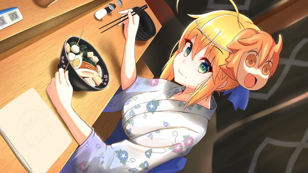 Anime picture 1920x1080 with fate (series) fate/grand order fate/stay night artoria pendragon (all) saber fujimaru ritsuka (female) nekoda (maoda) single looking at viewer fringe highres short hair blonde hair wide image holding green eyes payot ahoge upper body traditional clothes