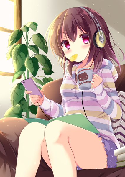 Anime picture 707x1000 with kujou danbo single long hair tall image looking at viewer blush fringe hair between eyes brown hair sitting holding bent knee (knees) pink eyes sunlight from below embarrassed sunbeam food in mouth dust girl