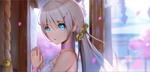 Anime picture 1918x933 with original kr (sapphire) single long hair looking at viewer highres blue eyes wide image bare shoulders upper body white hair girl petals