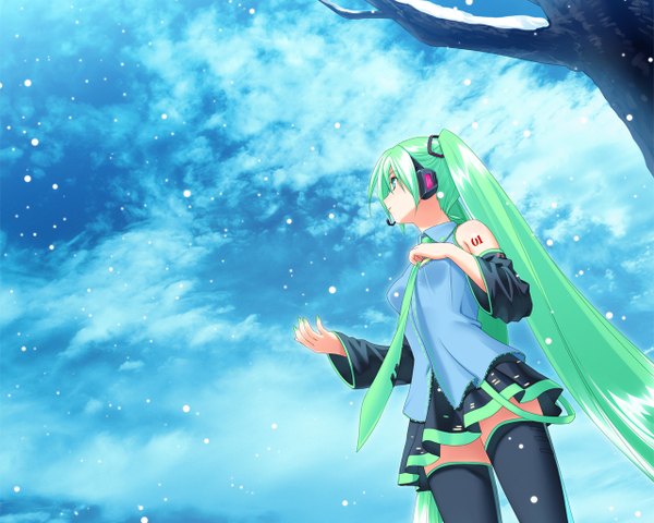 Anime picture 1280x1024 with vocaloid hatsune miku yasuyuki single twintails green eyes looking away sky outdoors very long hair green hair from below snowing winter girl thighhighs black thighhighs plant (plants) detached sleeves tree (trees)