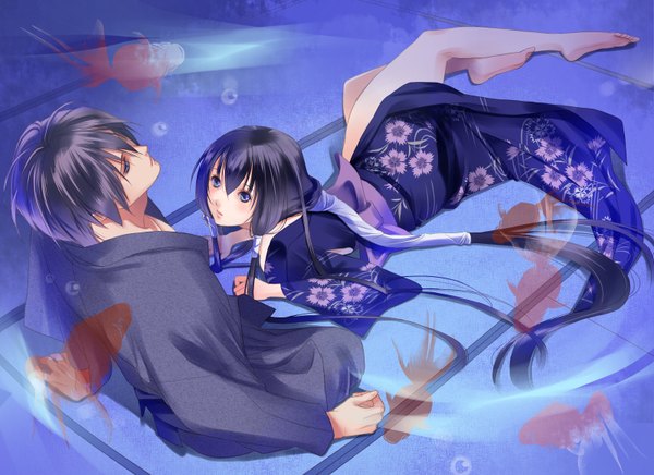 Anime picture 1600x1164 with getbackers studio deen fuuchouin kazuki kakei juubei hirai chika long hair looking at viewer blush short hair blue eyes sitting purple hair very long hair traditional clothes japanese clothes barefoot from above off shoulder multiple boys floral print