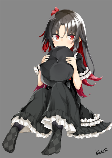 Anime picture 567x801 with ryuuou no oshigoto! yashajin ai kavka single long hair tall image black hair simple background red eyes sitting holding signed looking away full body red hair multicolored hair grey background two-tone hair no shoes one side up