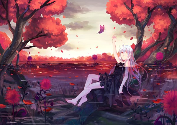 Anime picture 1062x752 with original shati single long hair red eyes bare shoulders sky cloud (clouds) bent knee (knees) white hair barefoot bare legs no shoes outstretched arm looking up reclining autumn girl dress flower (flowers)