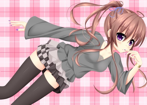Anime picture 1500x1072 with yoye (pastel white) single long hair simple background brown hair purple eyes plaid plaid background girl thighhighs skirt black thighhighs miniskirt