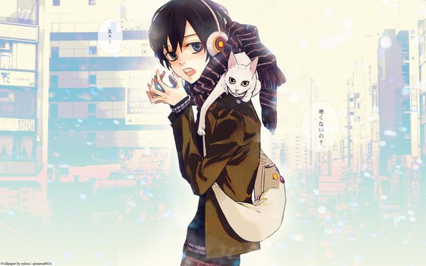 Anime picture 1440x900 with nabari no ou j.c. staff rokujou miharu single short hair open mouth black hair wide image hieroglyph snowing winter exhalation cold boy animal jacket scarf building (buildings) cat bag