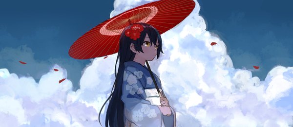 Anime picture 2000x871 with love live! school idol project sunrise (studio) love live! sonoda umi jugatukumao single long hair fringe highres black hair wide image holding yellow eyes looking away sky cloud (clouds) long sleeves hair flower sunlight wide sleeves