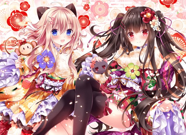 Anime picture 912x661 with original amelie (nogi takayoshi) nogi takayoshi long hair looking at viewer blush fringe open mouth blue eyes black hair blonde hair smile hair between eyes red eyes multiple girls animal ears very long hair traditional clothes japanese clothes hair flower