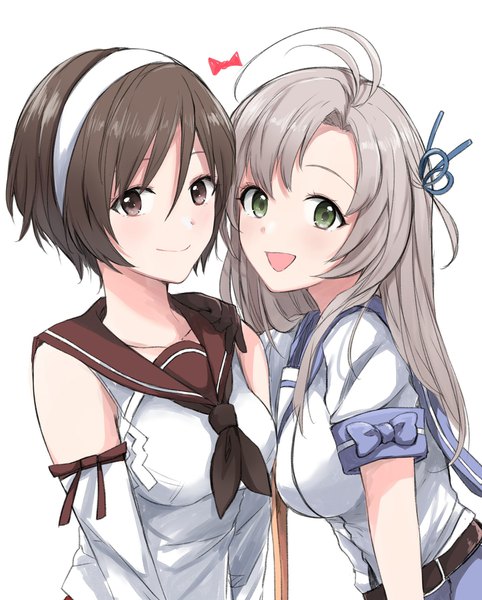 イラスト 1447x1800 と 艦隊これくしょん 衣笠(艦これ) 名取(艦これ) 森永ミキ 長髪 長身像 カメラ目線 前髪 短い髪 開いた口 simple background 笑顔 hair between eyes 茶色の髪 白背景 multiple girls 茶目 緑の目 アホ毛 :d