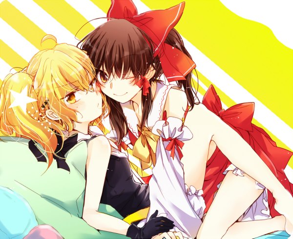 Anime picture 1200x981 with touhou hakurei reimu kirisame marisa poprication long hair looking at viewer blush blonde hair smile brown hair bare shoulders multiple girls yellow eyes ponytail one eye closed looking back barefoot wink sparkle shoujo ai