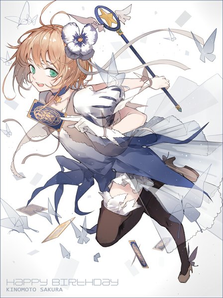 Anime picture 672x900 with card captor sakura clamp kinomoto sakura nine (liuyuhao1992) single tall image looking at viewer fringe short hair open mouth brown hair holding green eyes bent knee (knees) hair flower teeth girl thighhighs hair ornament flower (flowers)