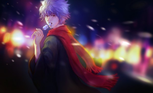 Anime picture 1500x915 with gintama sunrise (studio) sakata gintoki hangleing single looking at viewer short hair open mouth red eyes wide image white hair wind snowing winter snow eating boy scarf wagashi dango