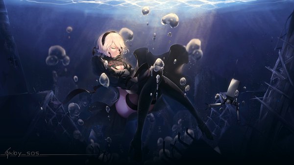 Anime picture 1920x1080 with nier nier:automata yorha no. 2 type b pod (nier:automata) sos (406491521) single fringe highres short hair breasts light erotic wide image looking away bent knee (knees) white hair hair over one eye puffy sleeves blue background side slit underwater