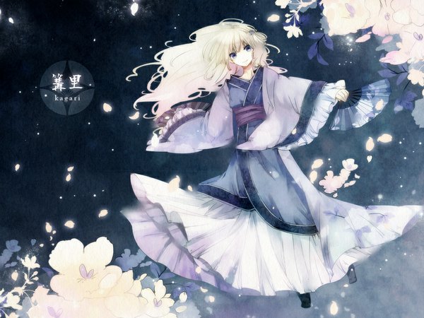 Anime picture 1000x750 with original yuukichi single long hair blue eyes blonde hair smile japanese clothes wallpaper girl flower (flowers) petals fan