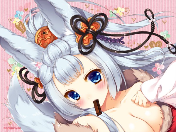 Anime picture 800x600 with granblue fantasy socie (granblue fantasy) shigunyan single long hair looking at viewer blush fringe breasts blue eyes light erotic large breasts signed animal ears payot silver hair upper body ponytail tail blunt bangs