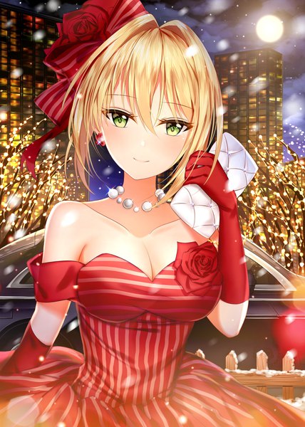 Anime picture 2500x3500 with fate (series) fate/grand order nero claudius (fate) (all) nero claudius (fate) junpaku karen single tall image looking at viewer fringe highres short hair breasts blonde hair smile hair between eyes large breasts bare shoulders holding green eyes cleavage