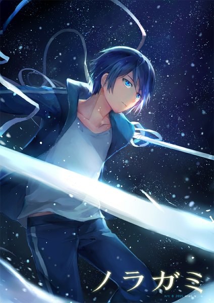 Anime picture 835x1181 with noragami studio bones yato (noragami) mimi n (futarinokizuna) single tall image fringe blue eyes holding blue hair looking away bent knee (knees) open jacket copyright name spread arms dual wielding glowing weapon boy weapon sword