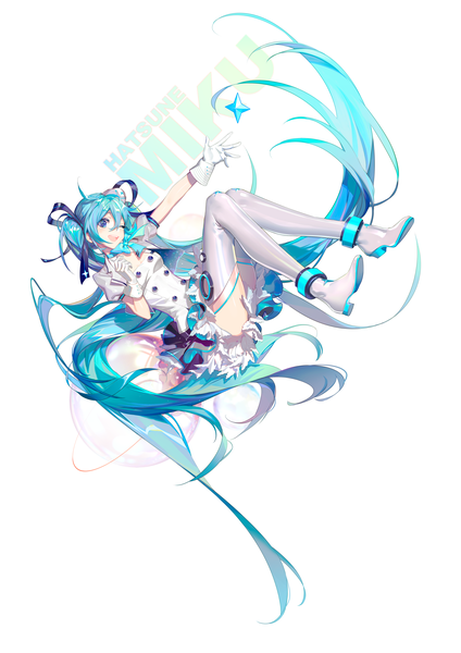 イラスト 2894x4093 と ボーカロイド 初音ミク yyb ソロ 長身像 カメラ目線 赤面 前髪 highres 青い目 simple background 笑顔 hair between eyes 白背景 ツインテール 青い髪 全身 bent knee (knees) very long hair one eye closed