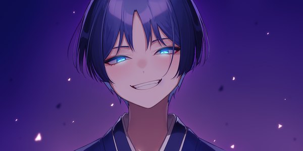 Anime picture 2048x1024 with genshin impact scaramouche (genshin impact) mugiko mz single looking at viewer fringe highres short hair blue eyes simple background smile wide image purple hair upper body head tilt grin purple background boy