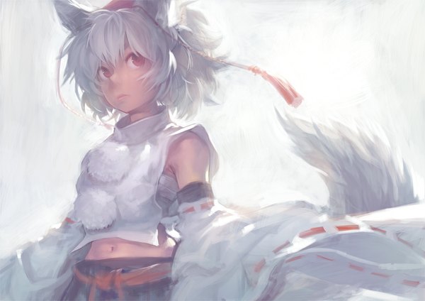 Anime picture 940x665 with touhou inubashiri momiji matsuda (matsukichi) single fringe short hair simple background red eyes animal ears looking away white hair tail animal tail bare belly from below wolf ears wolf tail wolf girl girl navel