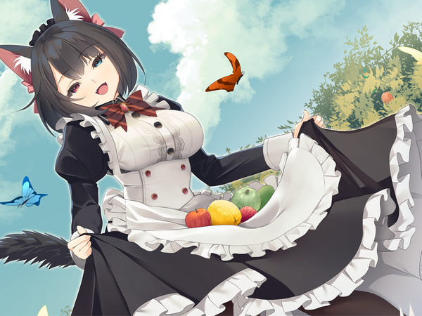 Anime-Bild 2000x1500 mit original junp single looking at viewer highres short hair open mouth blue eyes black hair red eyes standing animal ears sky cloud (clouds) outdoors tail :d animal tail maid fang (fangs)