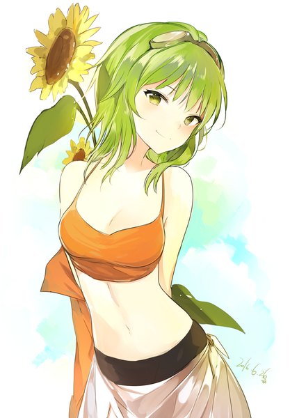 イラスト 626x900 と ボーカロイド gumi lpip ソロ 長身像 カメラ目線 赤面 前髪 短い髪 おっぱい simple background 笑顔 立つ 白背景 肩出し 緑の目 cleavage head tilt green hair open clothes