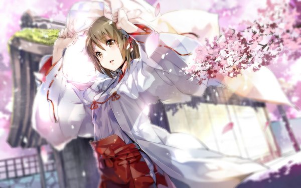 Anime picture 1000x625 with original yuugen single short hair open mouth brown hair brown eyes looking away traditional clothes japanese clothes cherry blossoms miko girl plant (plants) tree (trees) chihaya (clothing)