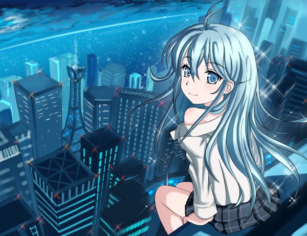 Anime picture 1300x1000 with denpa onna to seishun otoko shaft (studio) touwa erio edogawakid long hair blue eyes smile sitting blue hair ahoge looking back night city girl skirt miniskirt shirt sea building (buildings)