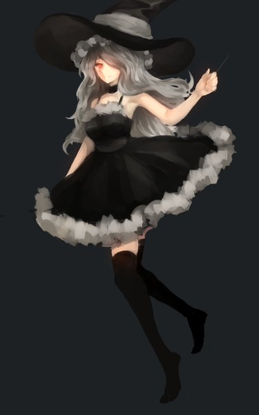 Anime picture 1000x1600 with touhou kirisame marisa rotain single long hair tall image fringe simple background red eyes bare shoulders grey hair hair over one eye no shoes black background empty eyes girl thighhighs dress black thighhighs hat