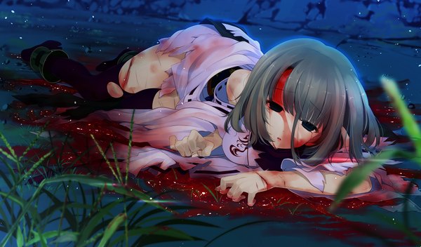 Anime picture 1700x1000 with shoujo shin'iki tsunasaka aoi single looking at viewer short hair open mouth wide image bare shoulders game cg grey hair black eyes torn clothes girl thighhighs black thighhighs plant (plants) blood grass scratch