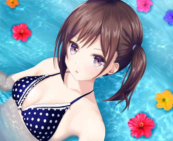 Anime picture 1400x1142 with original mito ichijyo single looking at viewer blush fringe short hair breasts brown hair purple eyes bare shoulders payot cleavage upper body parted lips partially submerged side ponytail girl flower (flowers) swimsuit