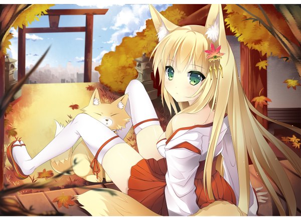 Anime picture 1500x1109 with original usagihime long hair blonde hair green eyes traditional clothes looking back fox ears fox tail fox girl girl thighhighs hair ornament white thighhighs leaf (leaves) fox