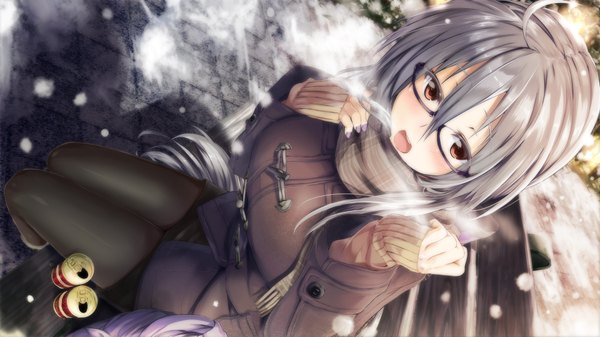 Anime picture 1920x1080 with vocaloid yowane haku daidou (demitasse) single long hair blush highres open mouth red eyes wide image sitting silver hair snowing winter snow exhalation girl glasses jacket bench