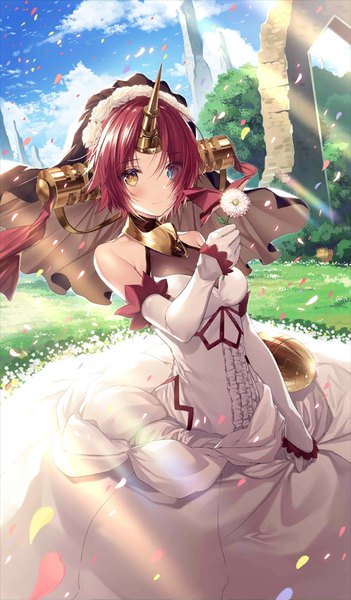 Anime-Bild 512x875 mit fate (series) fate/grand order fate/apocrypha frankenstein's monster (fate) necomi (gussan) single tall image looking at viewer blush fringe short hair blue eyes bare shoulders holding yellow eyes pink hair sky cloud (clouds) outdoors horn (horns)