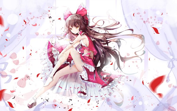 Anime picture 2000x1250 with touhou hakurei reimu niharu single long hair highres brown hair brown eyes looking away traditional clothes japanese clothes miko girl skirt bow hair bow petals socks white socks skirt set