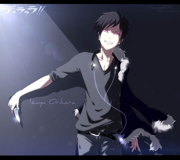 Anime picture 1654x1475 with durarara!! brains base (studio) ipod orihara izaya tempestdh single short hair black hair smile pink eyes inscription grin coloring lens flare hieroglyph light boy weapon earrings belt