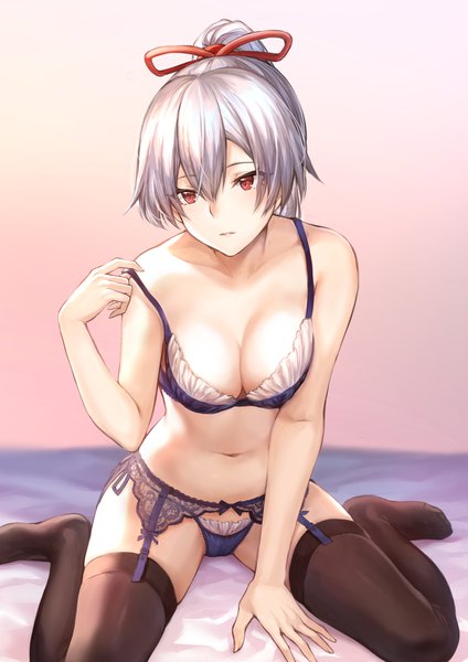 Anime picture 1302x1842 with fate (series) fate/grand order tomoe gozen (fate) mashuu (neko no oyashiro) single long hair tall image blush fringe breasts light erotic simple background hair between eyes red eyes sitting looking away cleavage silver hair ponytail parted lips