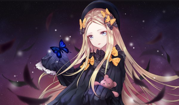 Anime picture 3090x1822 with fate (series) fate/grand order abigail williams (fate) develop2 single long hair looking at viewer fringe highres blue eyes simple background blonde hair wide image standing holding blurry gradient background hands in sleeves girl dress