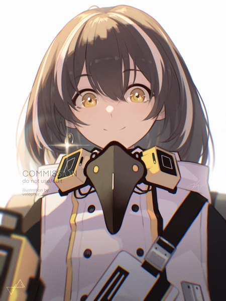 Anime picture 1600x2133 with arknights magallan (arknights) velephyr single tall image looking at viewer fringe short hair simple background smile hair between eyes brown hair white background yellow eyes upper body multicolored hair streaked hair girl