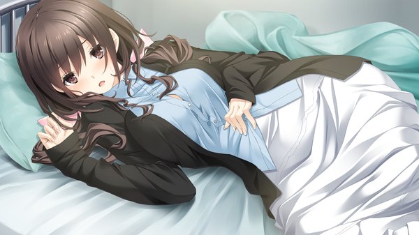 Anime picture 1280x720 with kiss ato hoshimi tsukuyo mikoto akemi single long hair looking at viewer blush fringe breasts open mouth brown hair wide image large breasts brown eyes game cg lying long sleeves girl shirt pillow