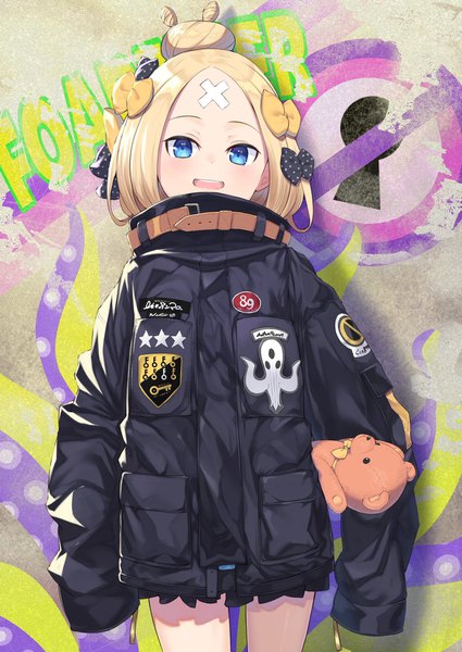 Anime picture 1451x2048 with fate (series) fate/grand order abigail williams (fate) joker (tomakin524) single long hair tall image looking at viewer blush open mouth blue eyes blonde hair smile standing holding hair bun (hair buns) hands in sleeves graffiti heroic spirit traveling outfit girl